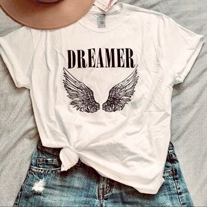 LAST ONE!!! WHITE DREAMER GRAPHIC T-SHIRT
